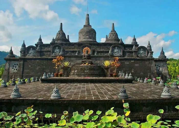 Temple Retreat Rumah Cantik